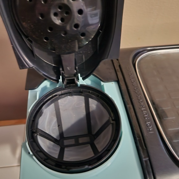 Nortalgia coffee maker/ griddle/ toaster oven all in one gently used! - Picture 5 of 6